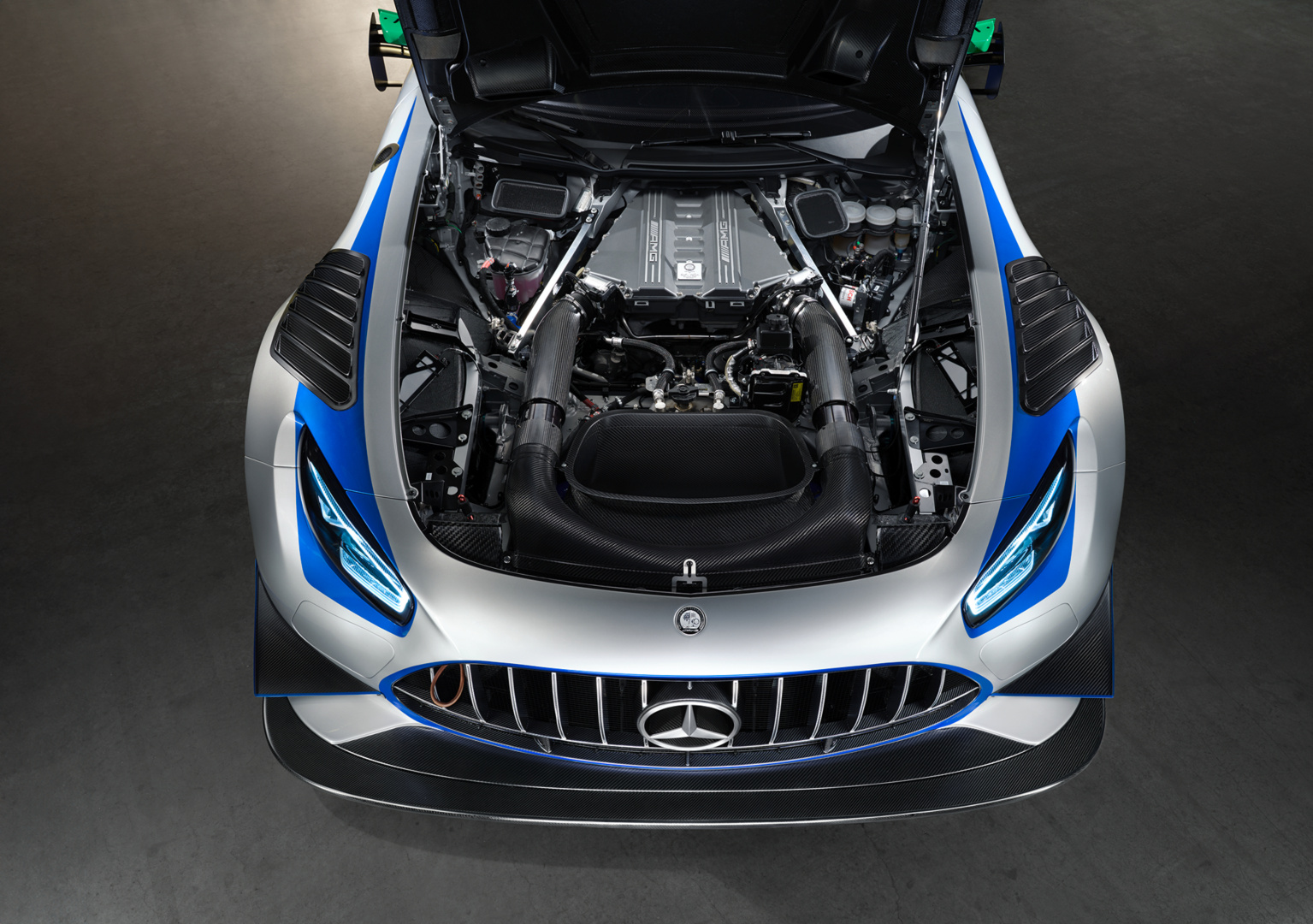 SMALL_2024_AMGGT3130Y_image_engine_bay_5_4